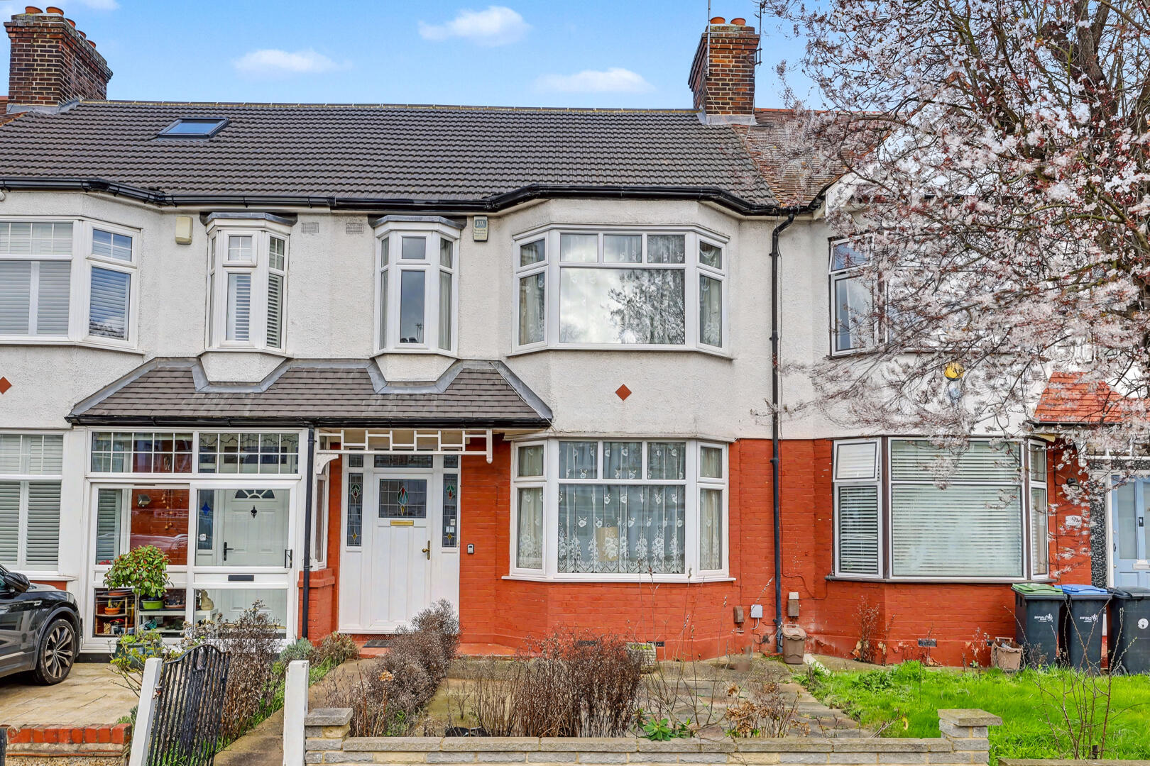 Kenmare Gardens, London, N13 - Strettons